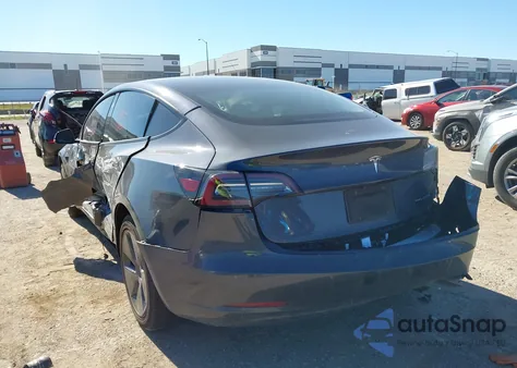 2022 Tesla Model 3 Long Range Dual Motor All-Wheel Drive z USA, uszkodzony, nr VIN 5YJ3E1EB8NF237276